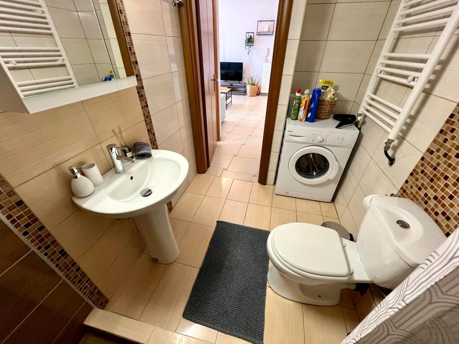 P Deluxe Suites Β4 نيا ميشانيونا المظهر الخارجي الصورة